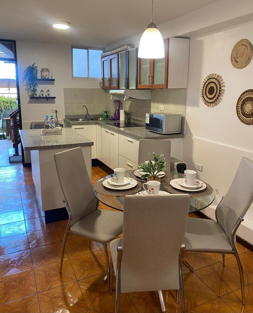 Hospedaje En Quito Norte, Apartamento & Suite Independientes Екстер'єр фото